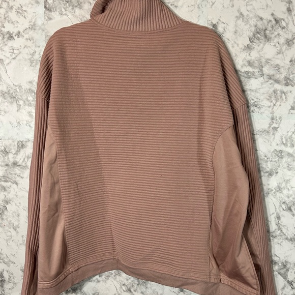 Tahari Sport TurtleNeck sweater Women’s Size Xl With thumbholes Pale Pink 13 - Picture 4 of 8